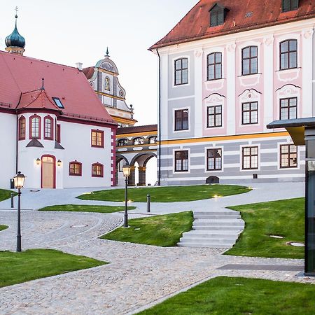 Hotel Schloss Leitheim ภายนอก รูปภาพ
