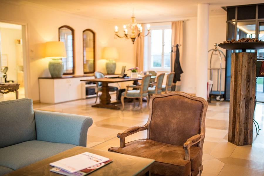 Hotel Schloss Leitheim ภายนอก รูปภาพ