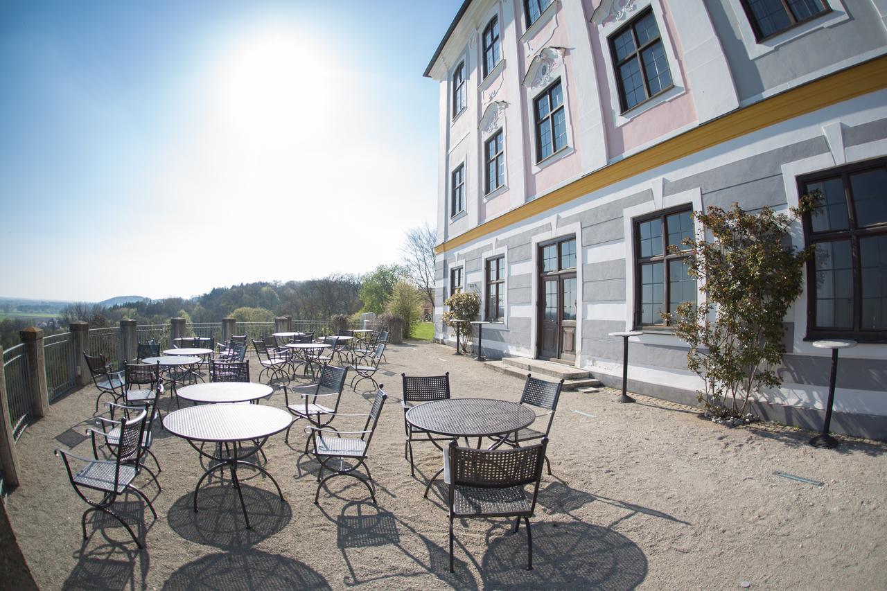Hotel Schloss Leitheim ภายนอก รูปภาพ