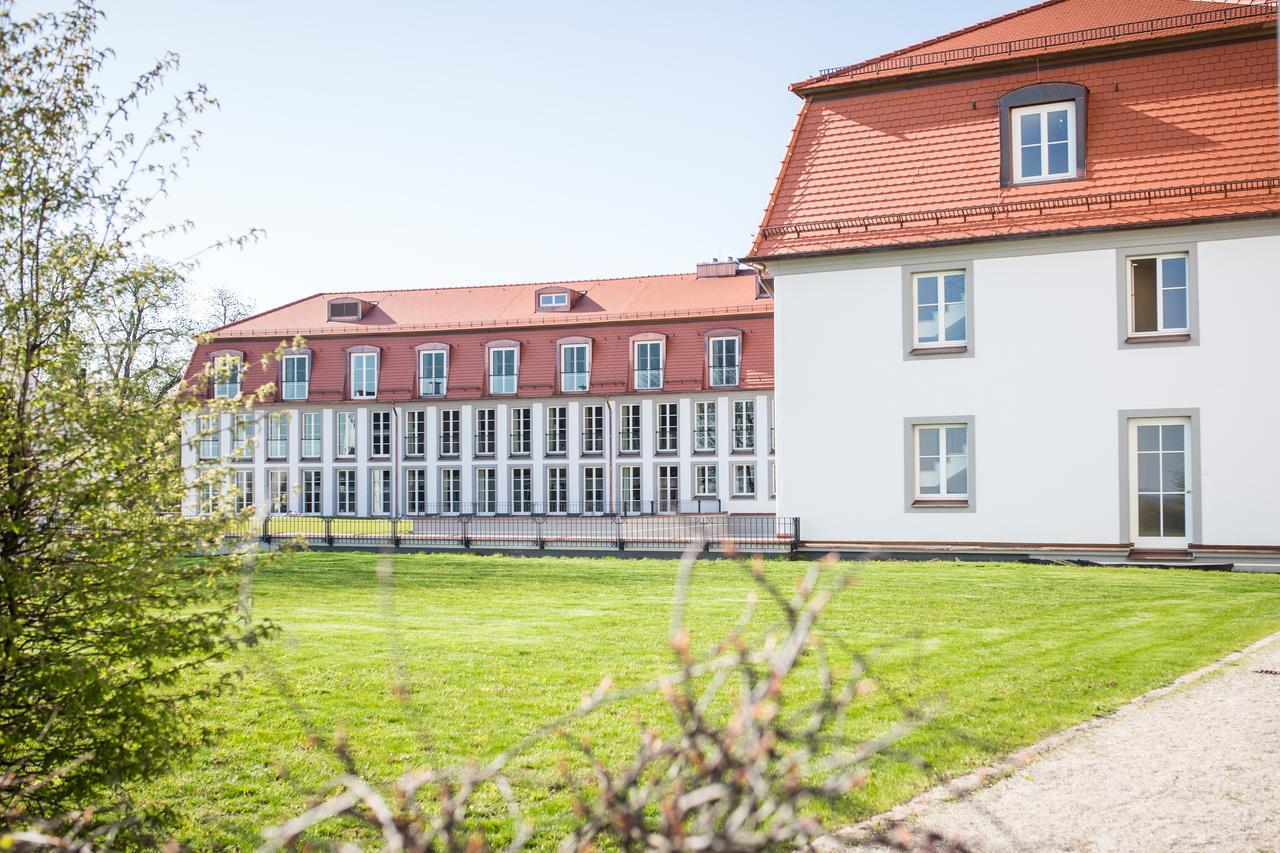 Hotel Schloss Leitheim ภายนอก รูปภาพ