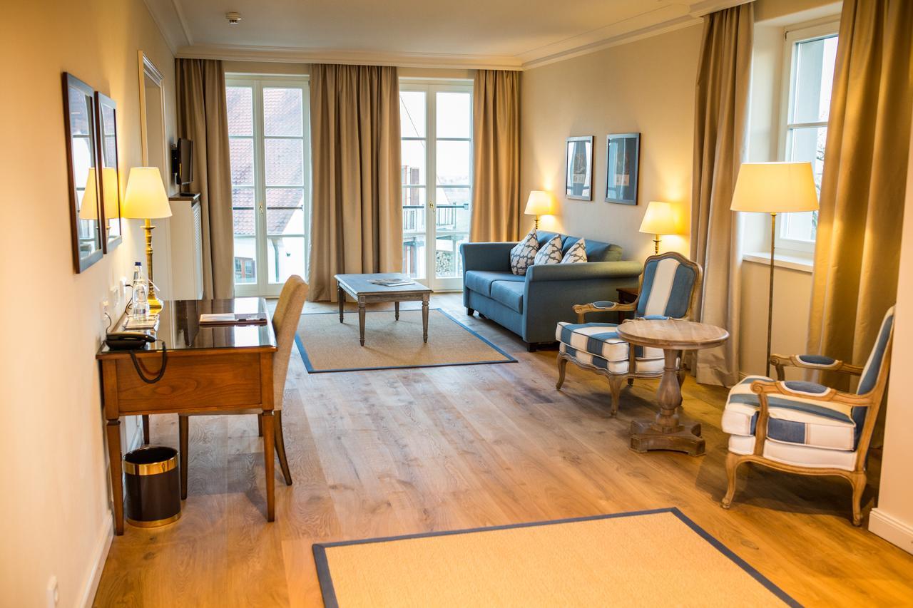 Hotel Schloss Leitheim ภายนอก รูปภาพ