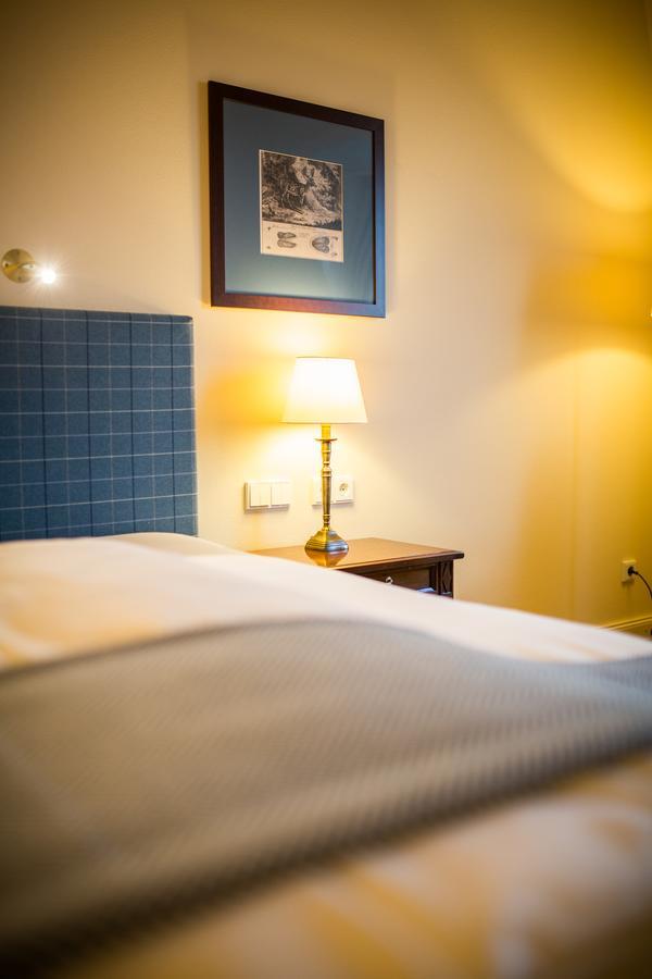 Hotel Schloss Leitheim ภายนอก รูปภาพ