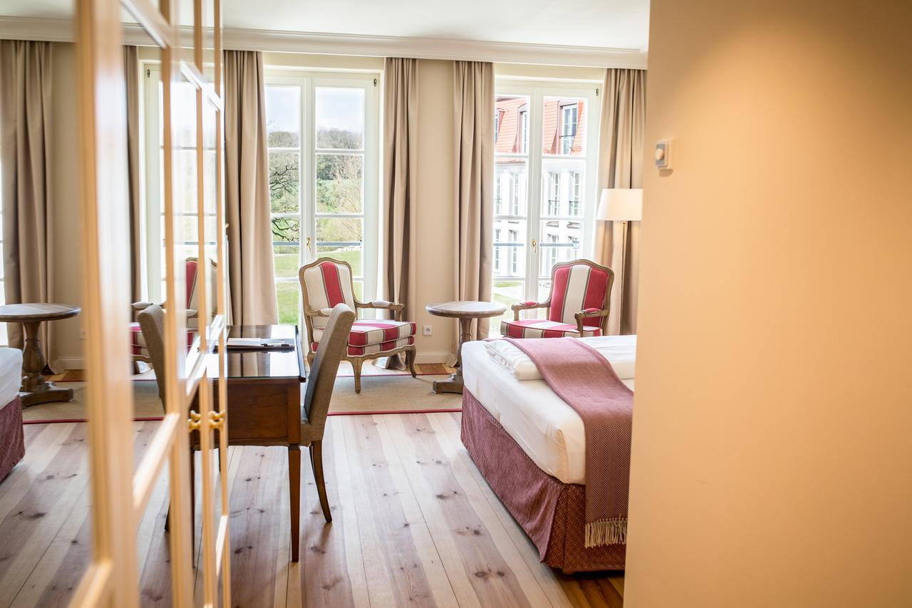 Hotel Schloss Leitheim ภายนอก รูปภาพ