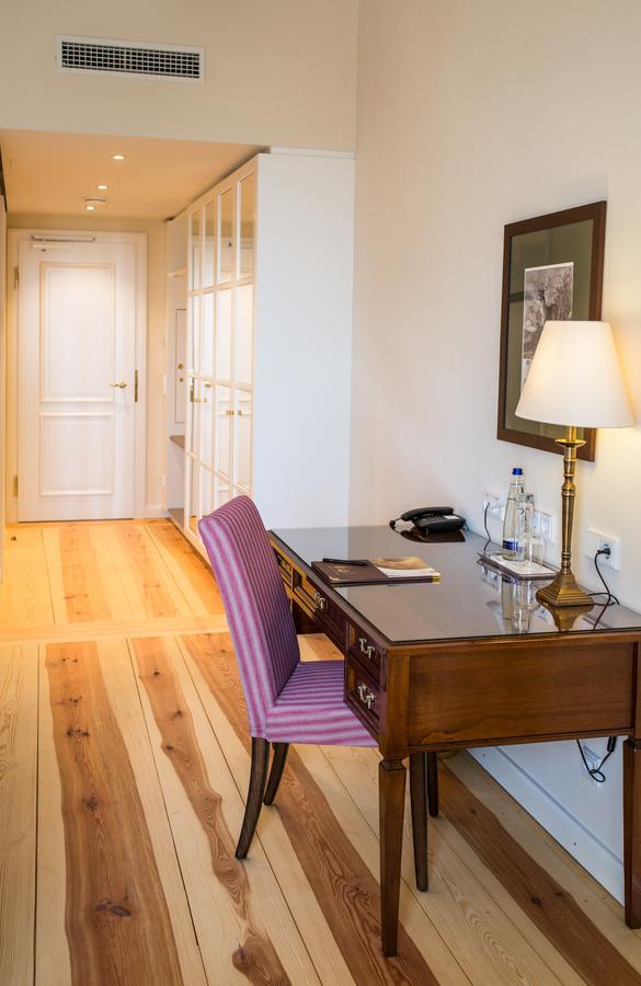 Hotel Schloss Leitheim ภายนอก รูปภาพ