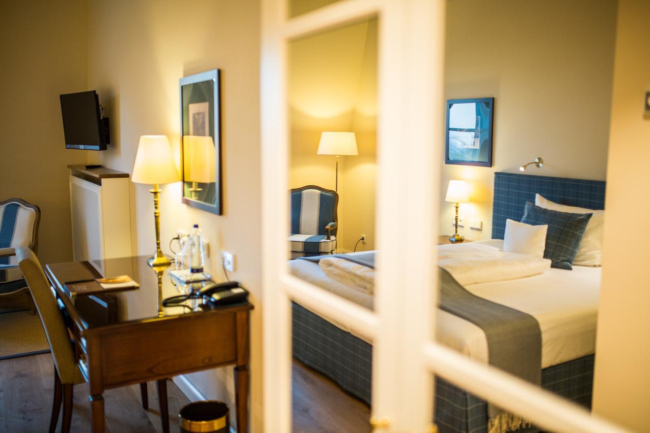 Hotel Schloss Leitheim ภายนอก รูปภาพ